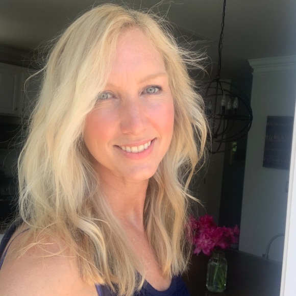 Meet your Posher, Rebecca - Picture 3 of 3